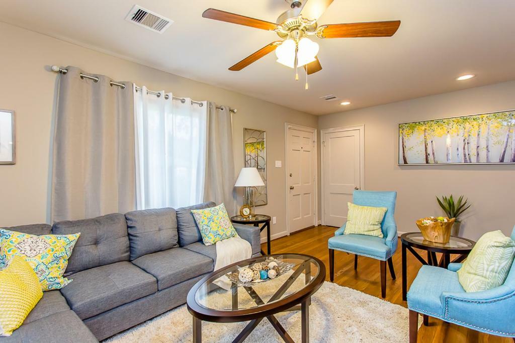The Blue Door Bungalow - Luxury Home Downtown Houston Exteriér fotografie