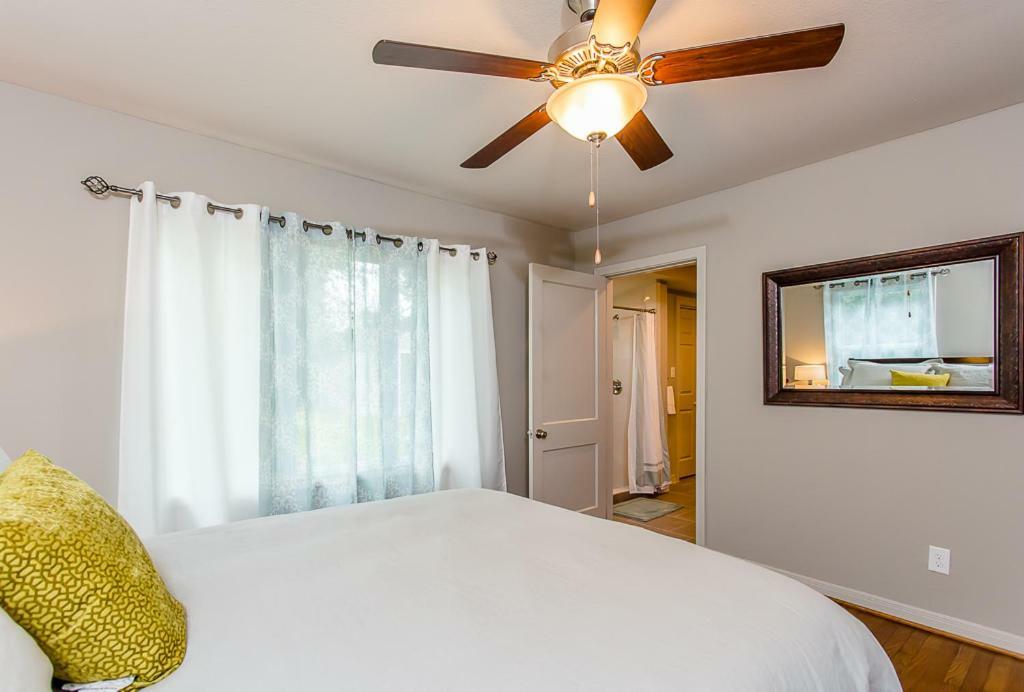 The Blue Door Bungalow - Luxury Home Downtown Houston Exteriér fotografie